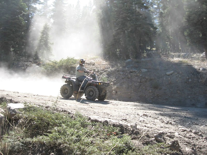 07. Neil arrives at the Meadow Lake Rd turn..jpg