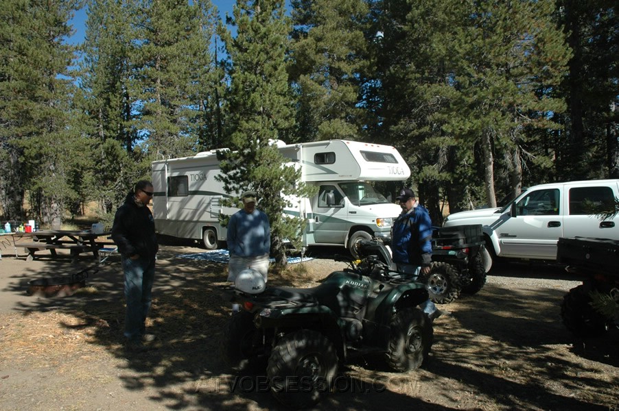 006. Jeff, Dusty and Jay checking out a Kodiak..jpg