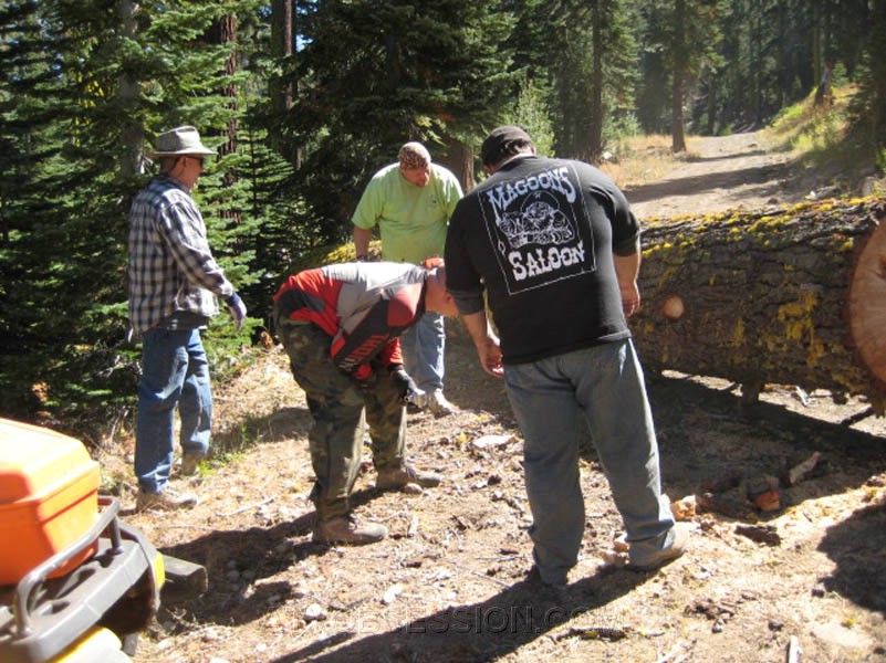 006. Dave, Ken, Kendo and Nick size up the beast..jpg