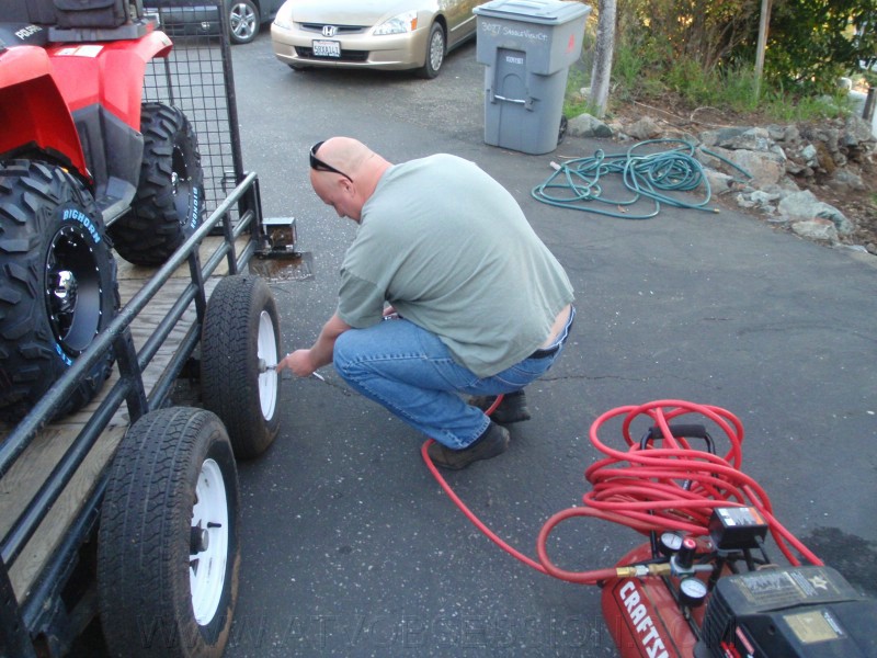 03. A little trailer tire air before leaving..jpg